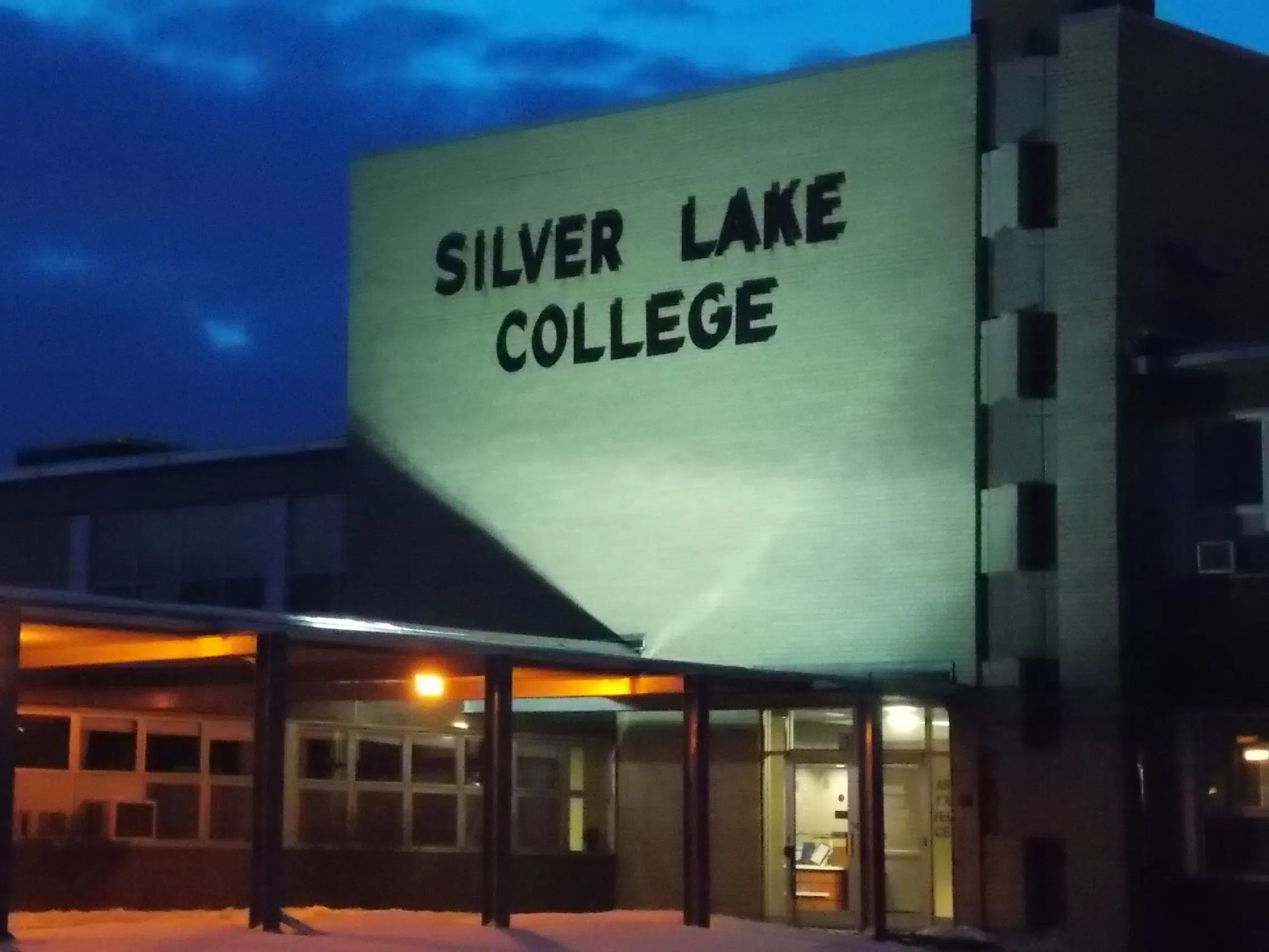Silver Lake College Hits the U.P. This Weekend