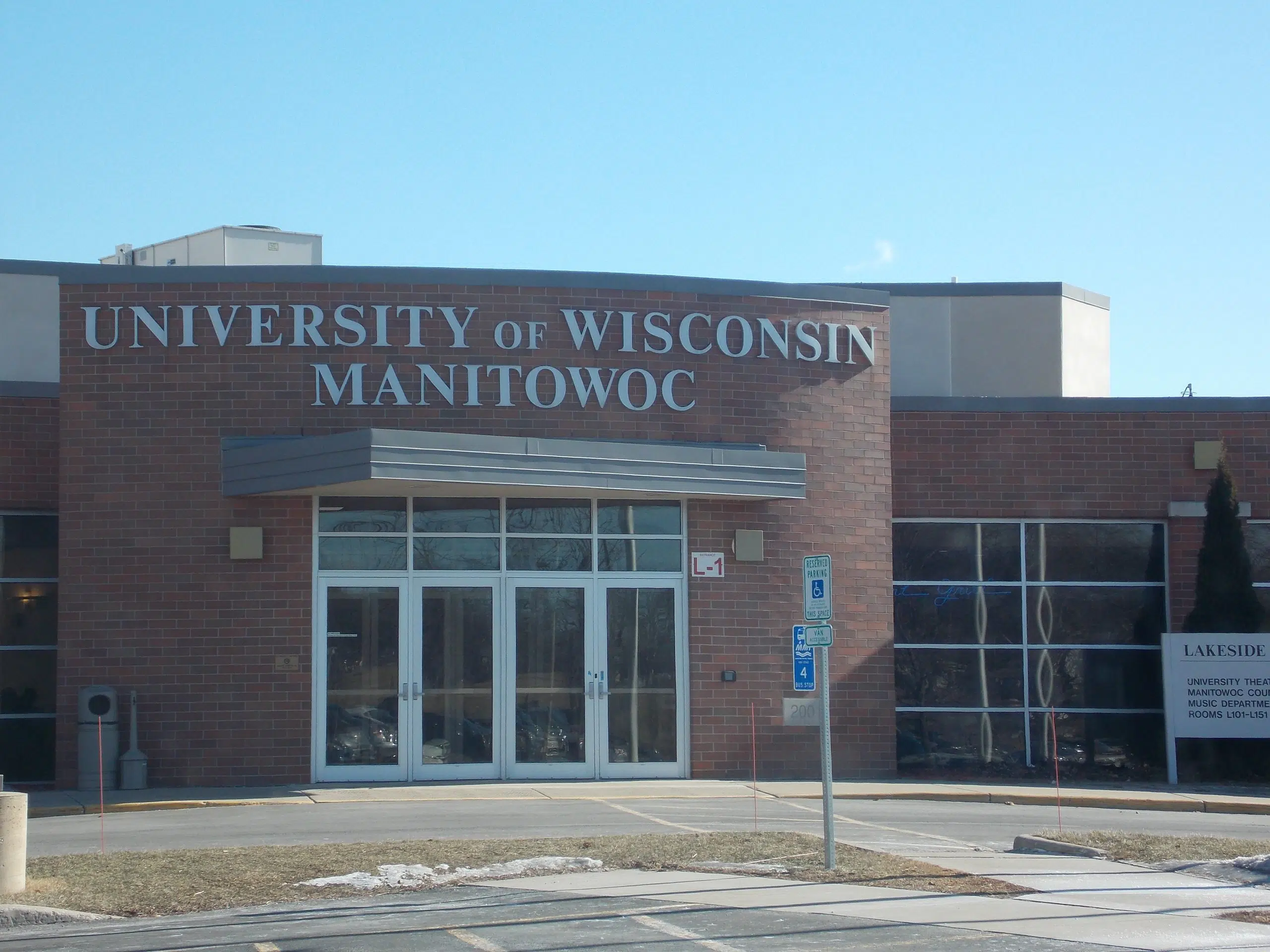 UW Green Bay-Manitowoc Campus is Helping Students Impacted by Holy Family College Closure