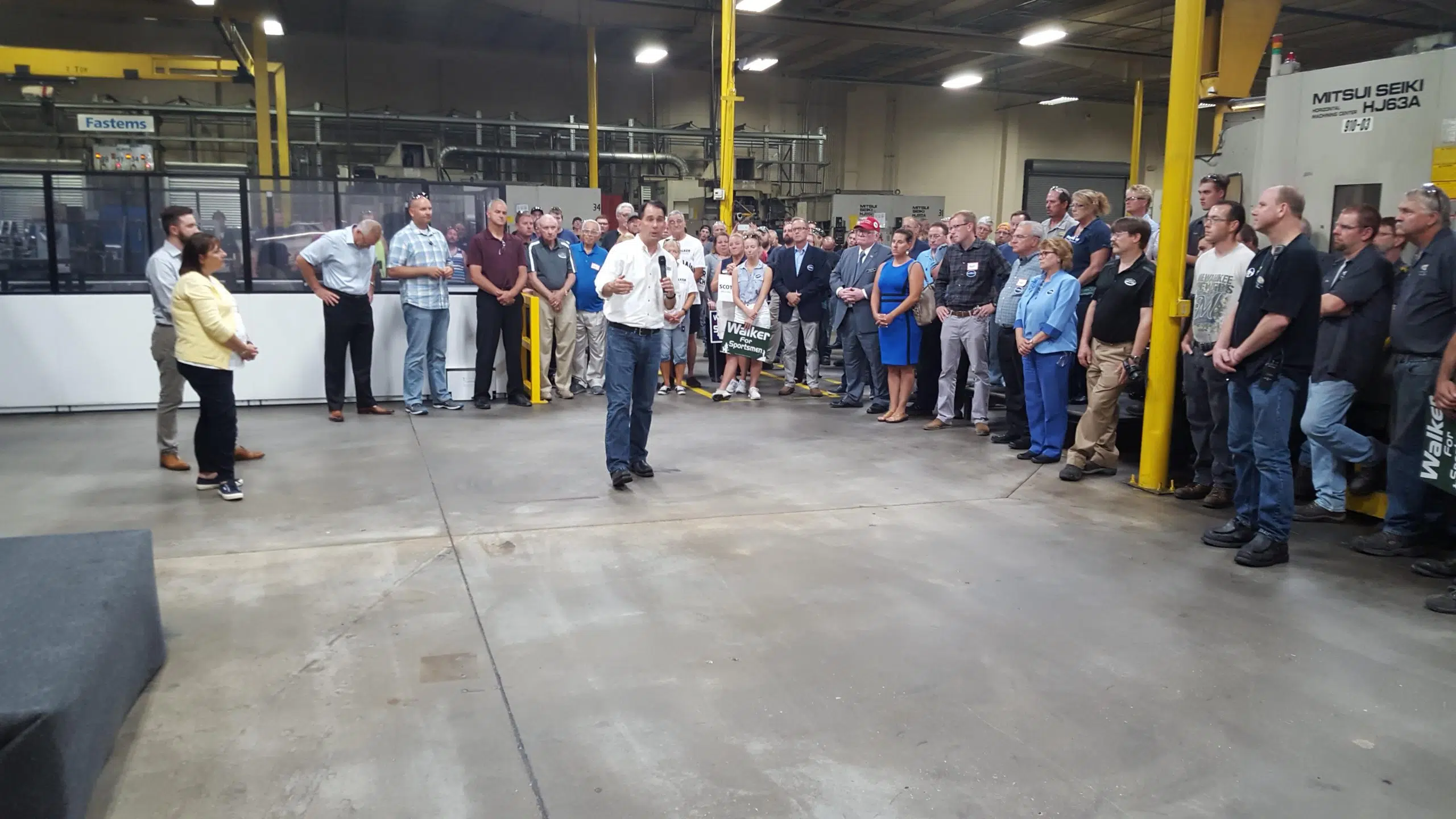 Governor Walker Visits Manitowoc Tool And Machining 