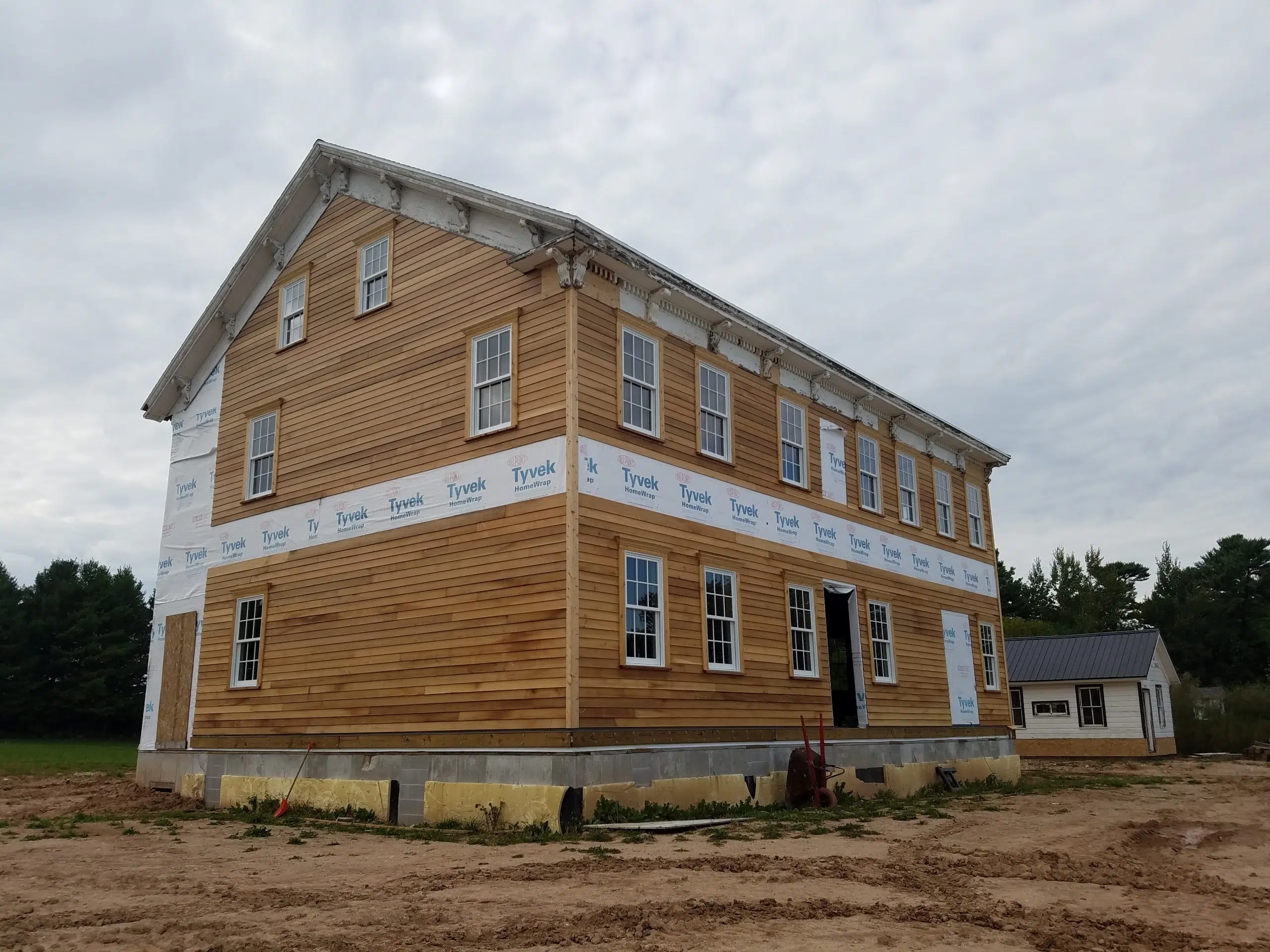Investors Community Bank Makes Pledge to Historical Society Meeme House Restoration