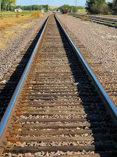 Green Bay Man Struck By Train in Suamico Dies From Injuries