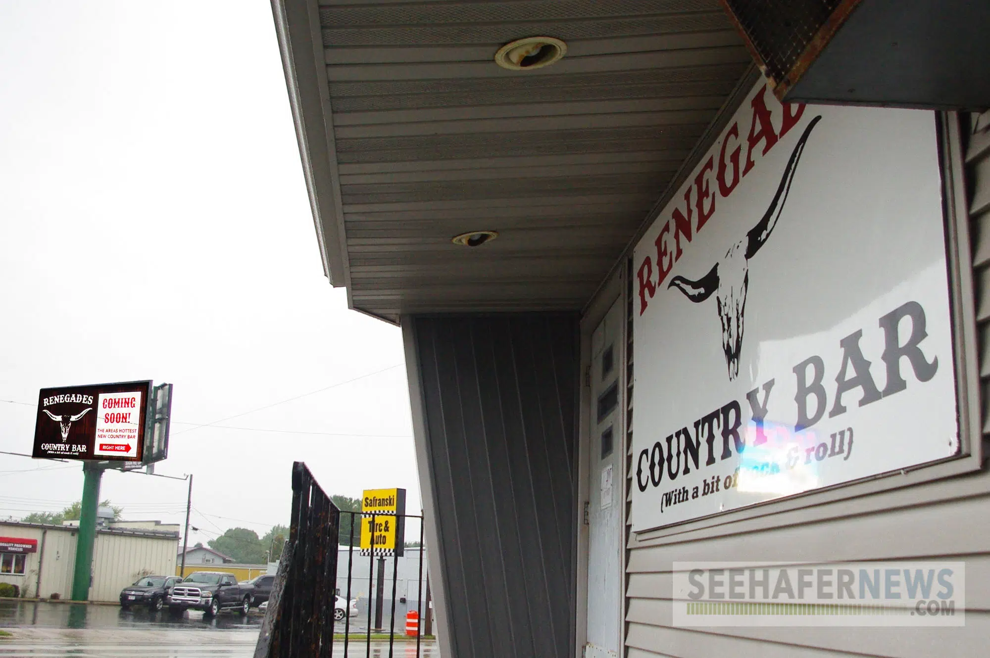 Top Hat Transforming into Country Bar, Renegades