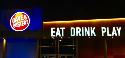Dave and Busters in Ashwaubenon to Open in May