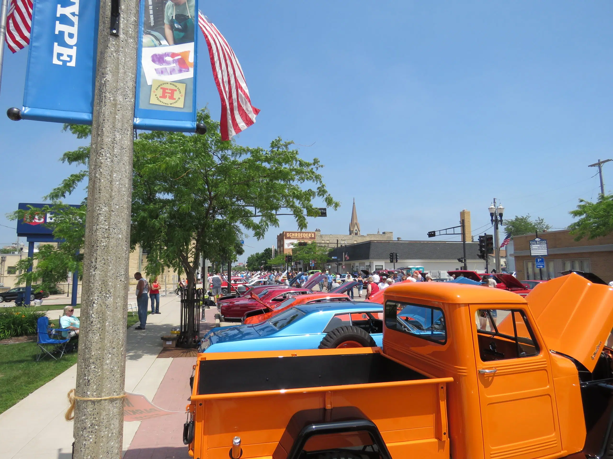 Hundreds of Classic Cars Will Converge on Two Rivers This Weekend