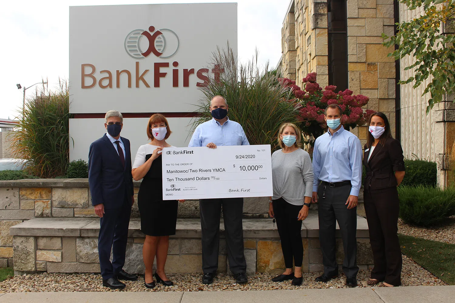 Local Financial Institution Donates to the YMCA