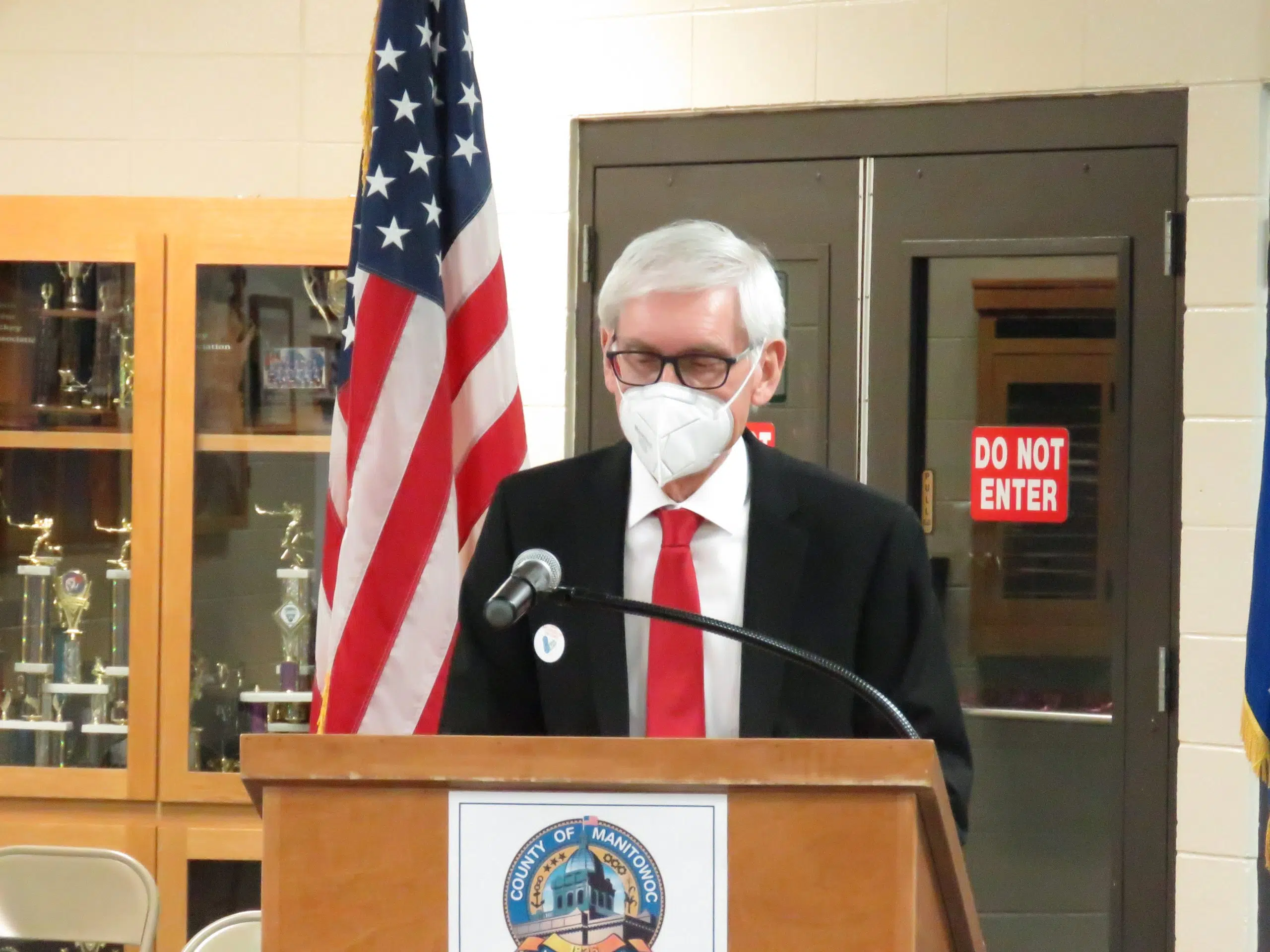 Governor Evers Tours Manitowoc County Community COVID-19 Vaccination Clinic