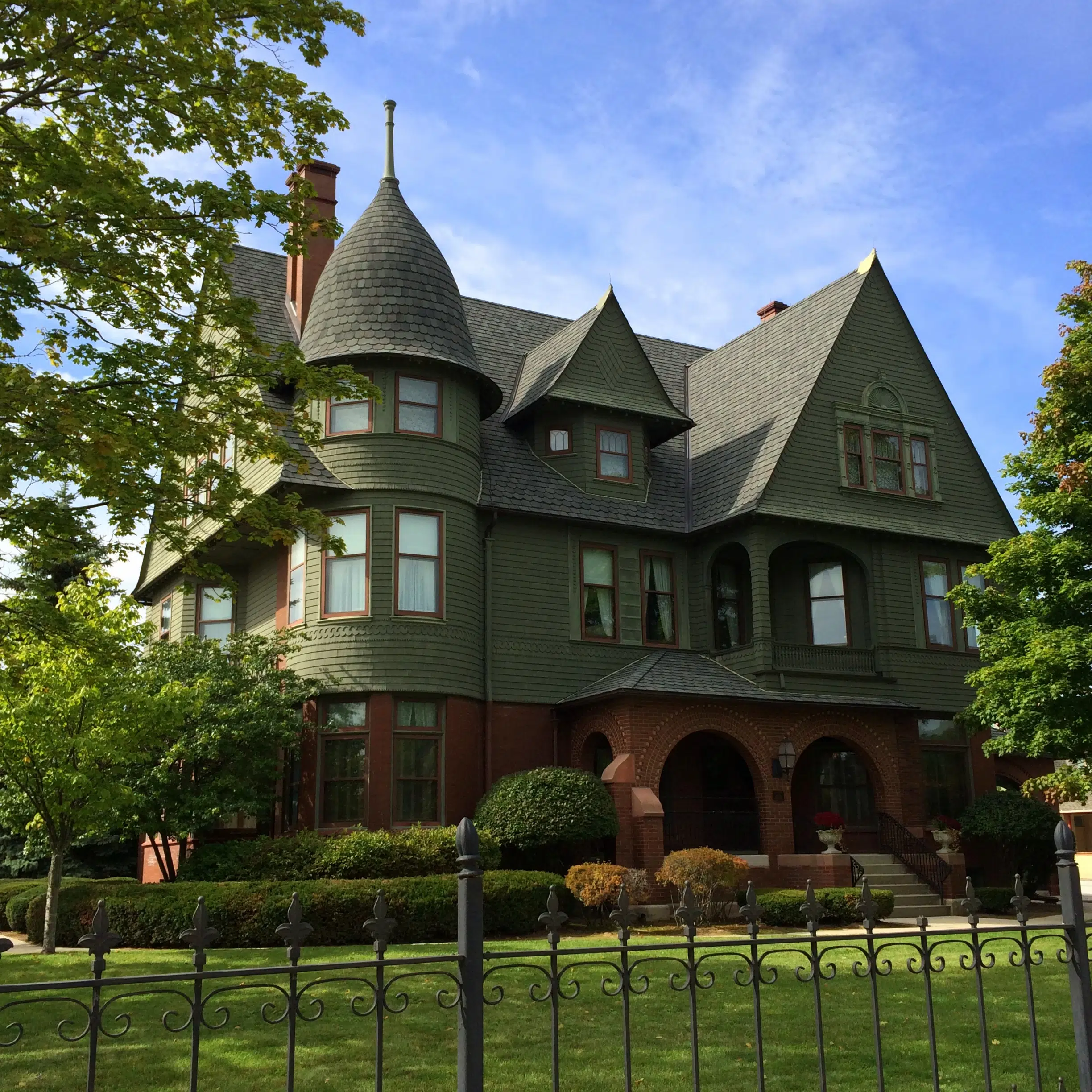 Art Forward: Vilas-Rahr Mansion Offers a Glimpse Into 19th Century High Style