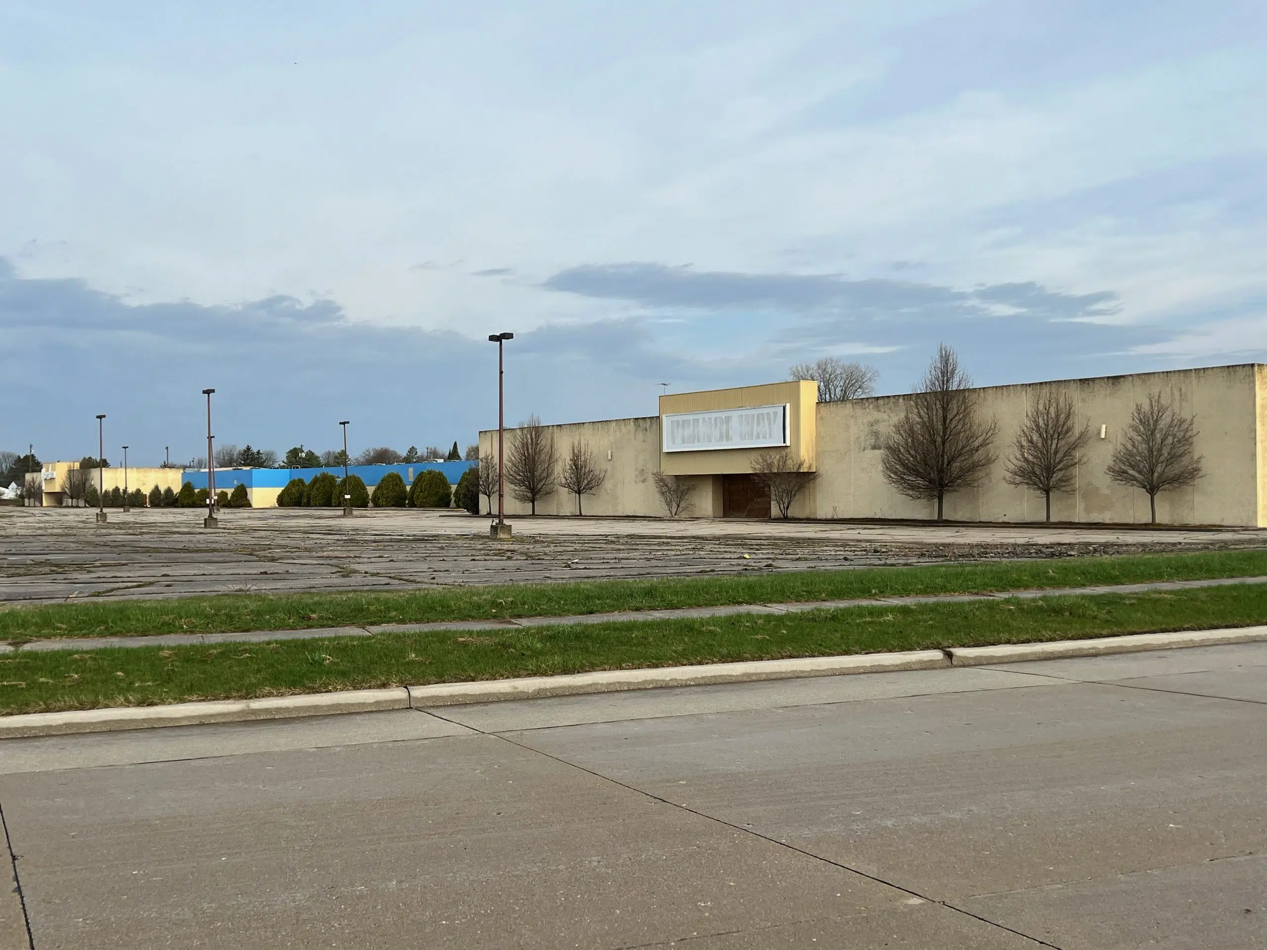 Manitowoc Purchases Former Mall Property