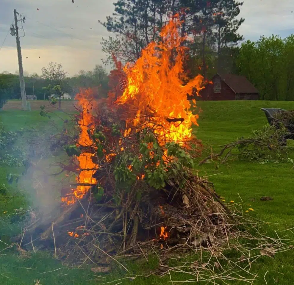Manitowoc County Emergency Management Gives Safety Tips for Burning Yard Waste