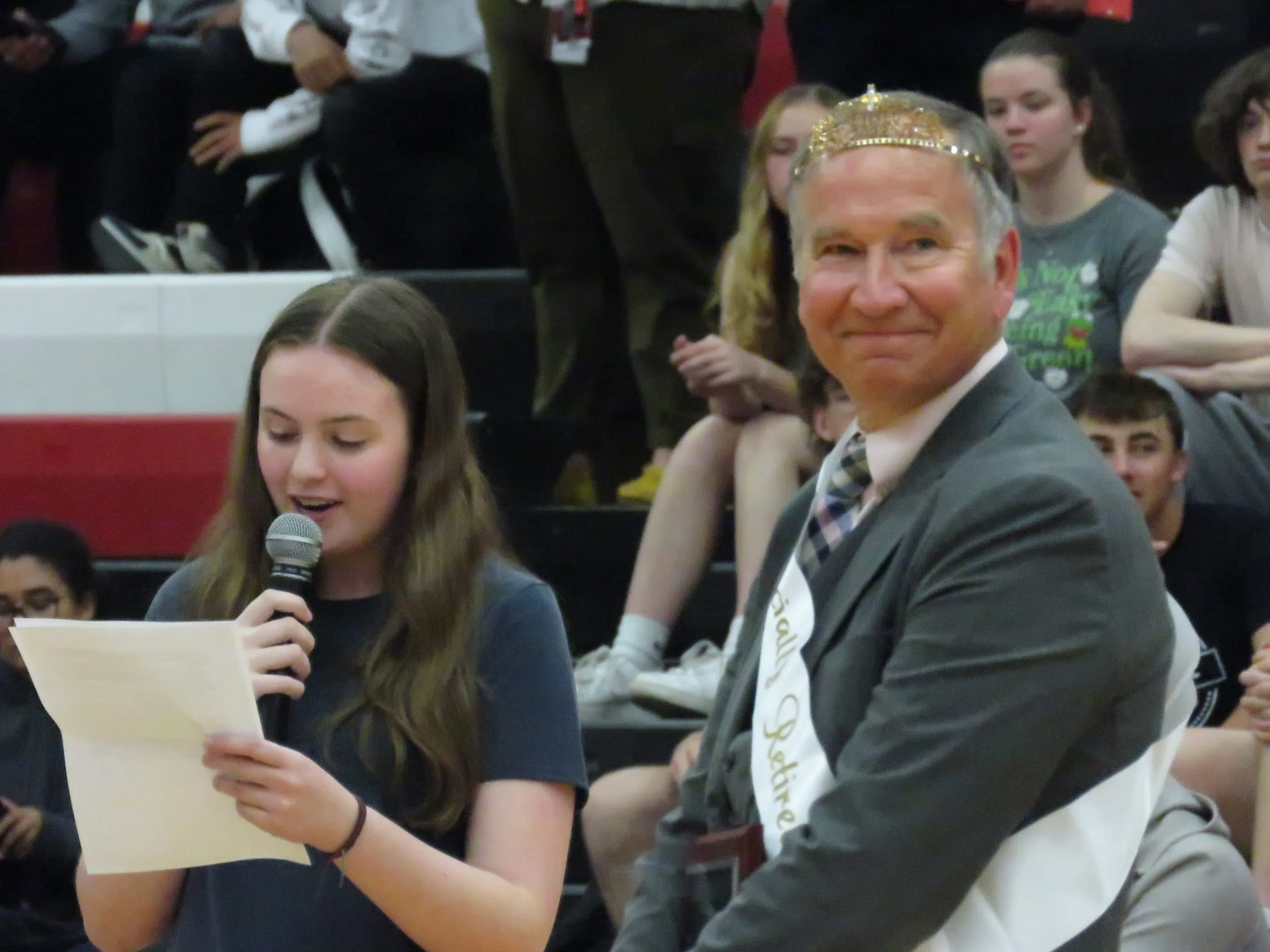 Manitowoc Lincoln Students Surprise Longtime Social Studies Teacher with Retirement Ceremony