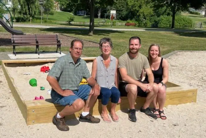 Kiel Citizen Donates Sandbox to Hingiss Park