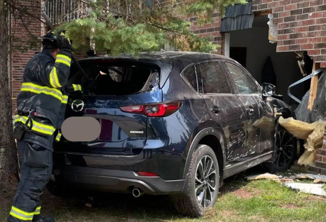 SUV Crashes into Apartment Building in Green Bay, No One Injured