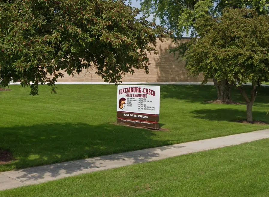 LuxemburgCasco Middle School Encourages Students to Get “Away for the