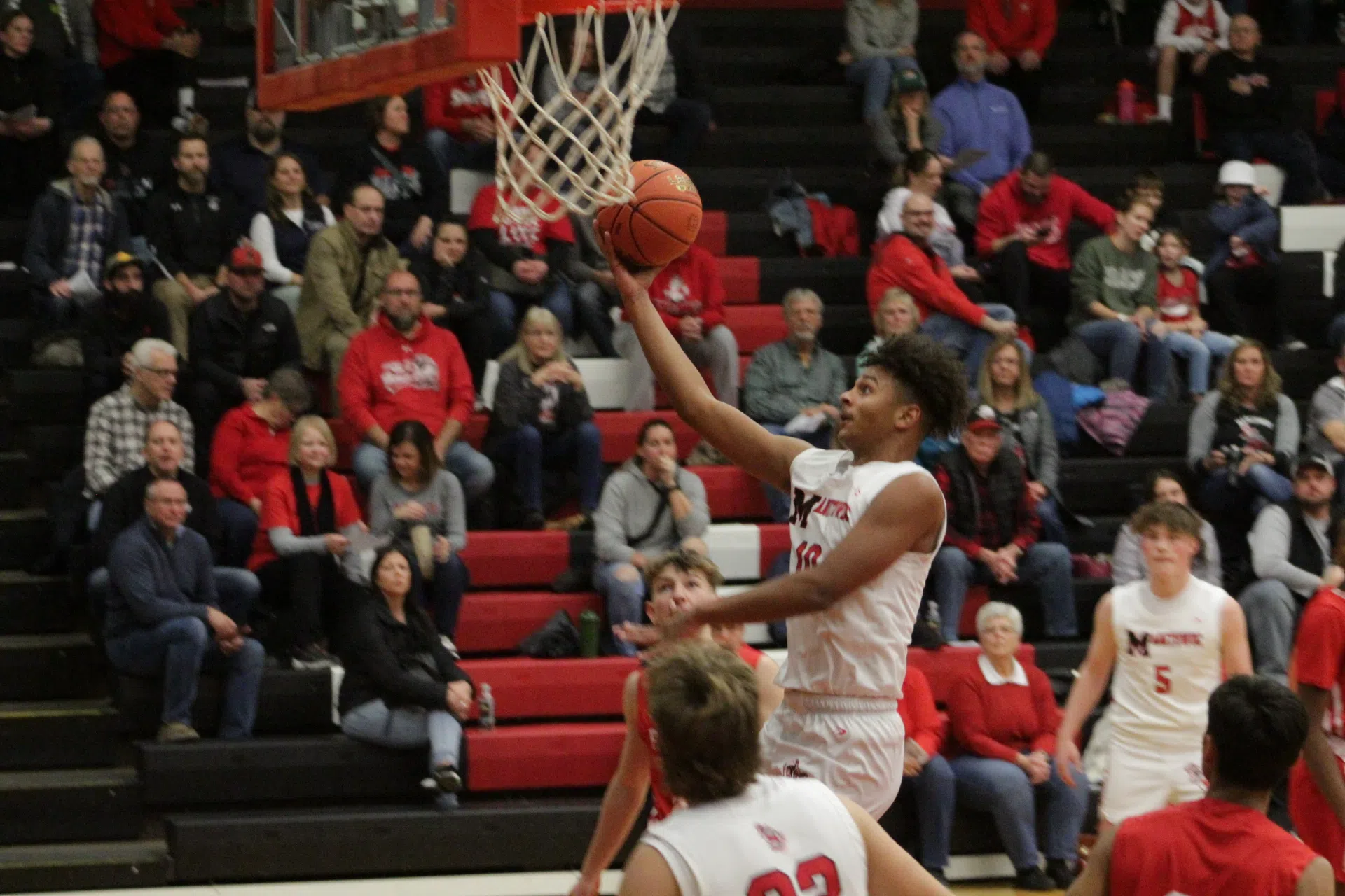 Nanahlo's Big Night Leads Ships Boys Over Green Bay East