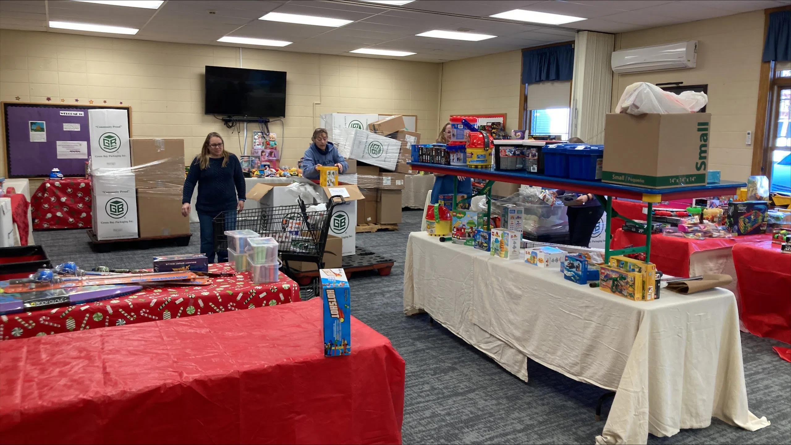 Manitowoc Salvation Army Begins Setting Up Christmas Toy Shop