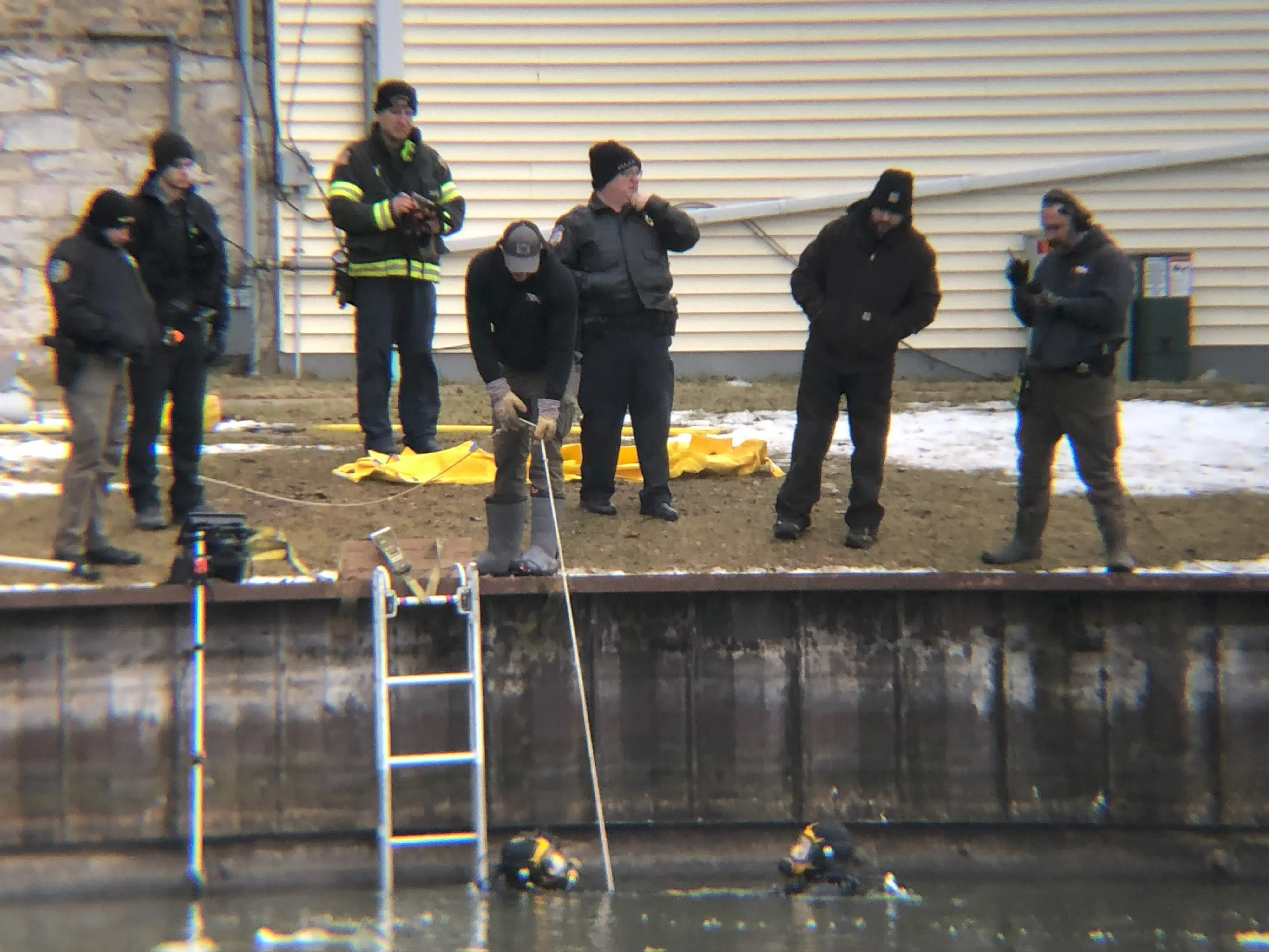 Manitowoc Police Conducting a Search in Manitowoc River