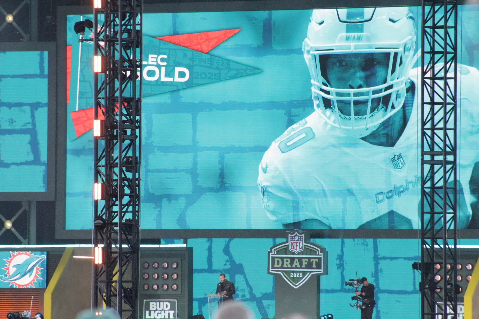 Bay Port Alum Returns to Announce Miami Dolphins Draft Pick