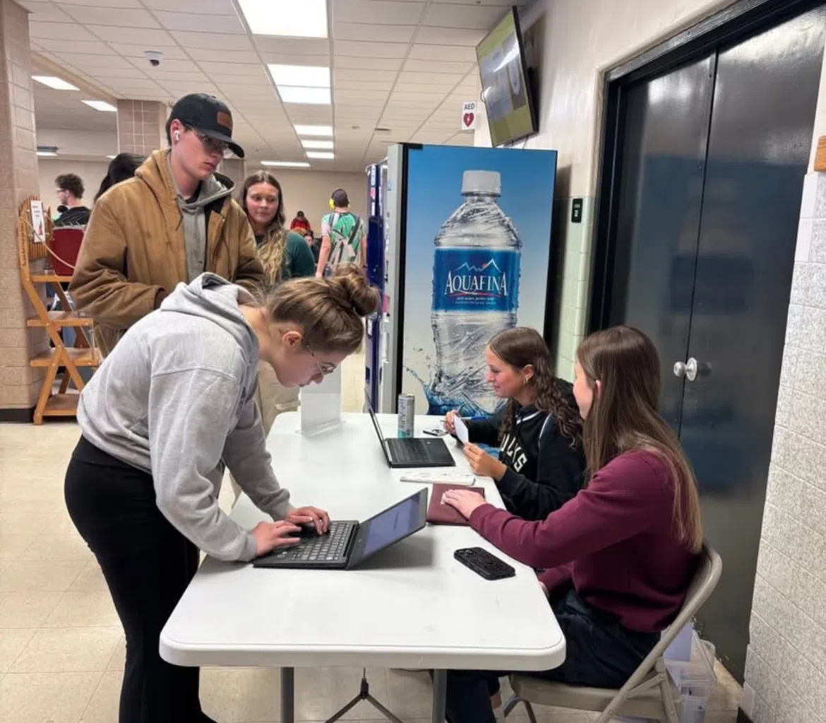 Lincoln High School Aims to Host an "Enchanted" Prom