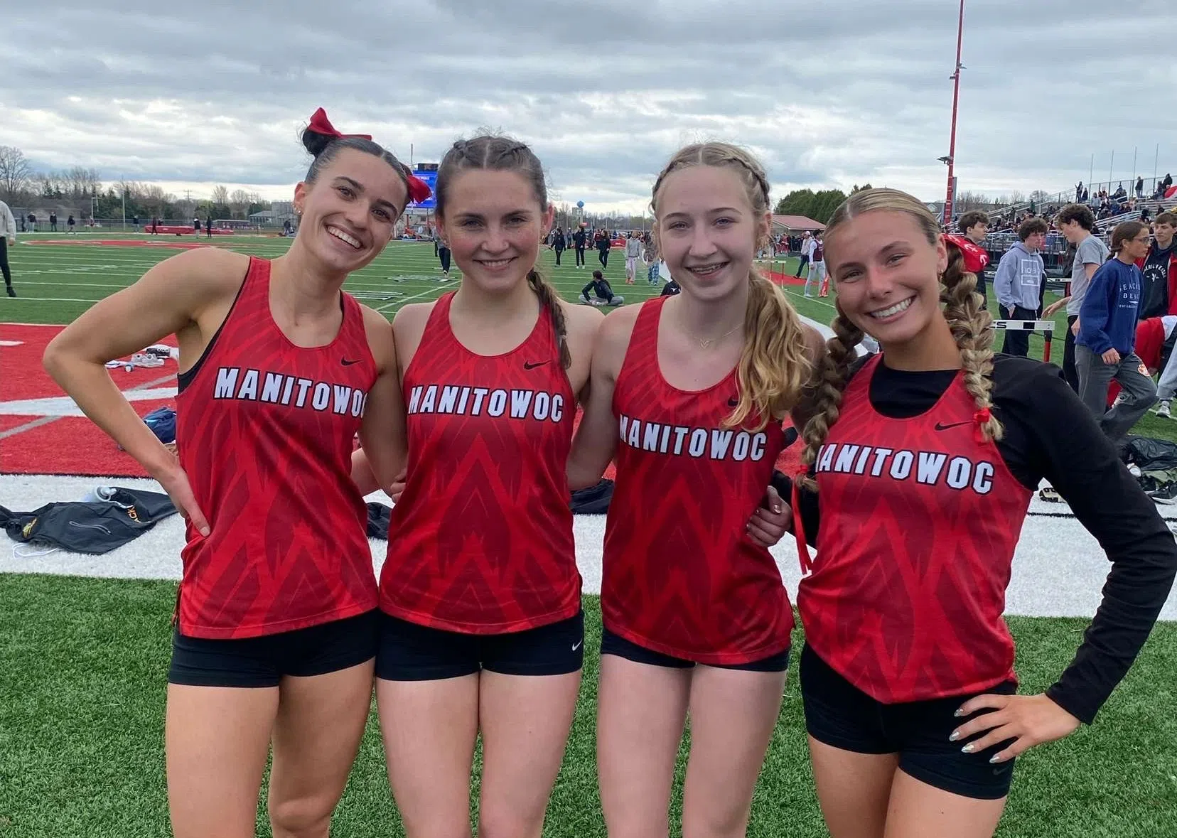Manitowoc Lincoln Realy Team Breaks School Record