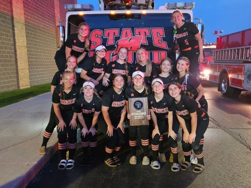 Mishicot Softball Team "Dialed In" for State Tournament
