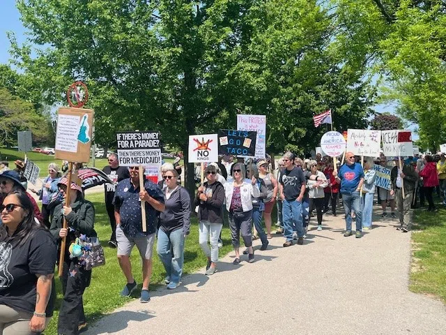 Many Gather for No Kings Protests in Manitowoc