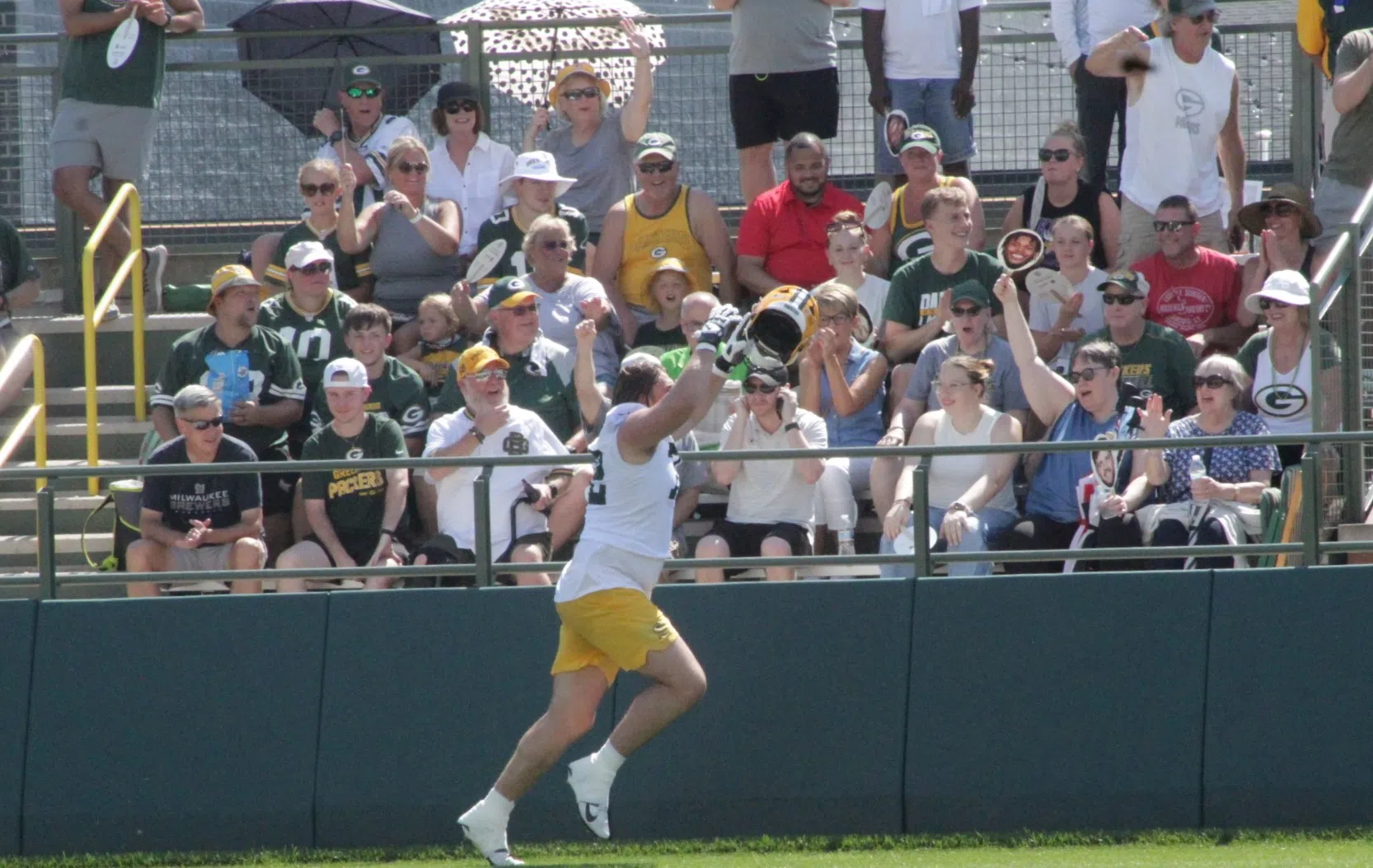 Packers Fans Endure the Heat for Sunday Training Camp