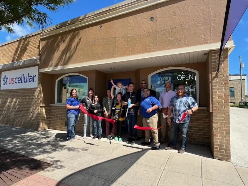 Two Rivers U.S. Cellular Store Moves Into New Downtown Location