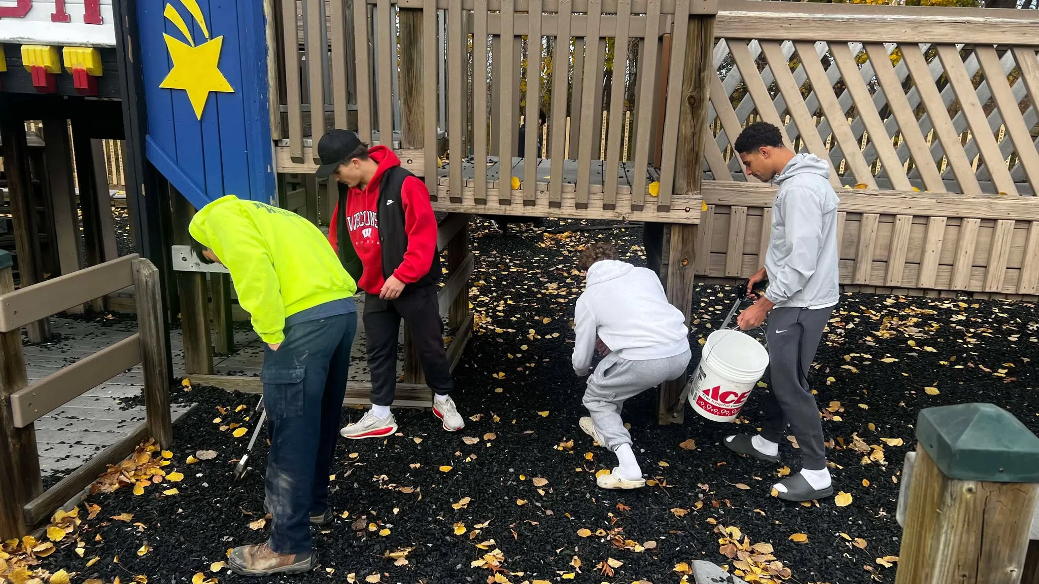 Manitowoc Lincoln Wrestling Combines Team Bonding With Community Service