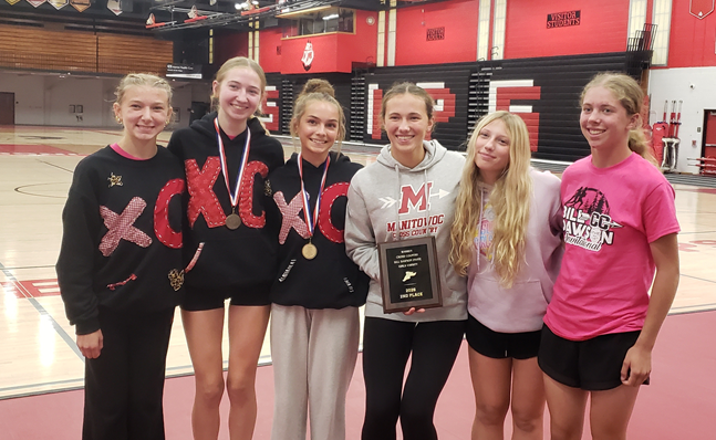 Manitowoc Lincoln Girls Cross Country Team Earns Runner Up Finish in Illinois