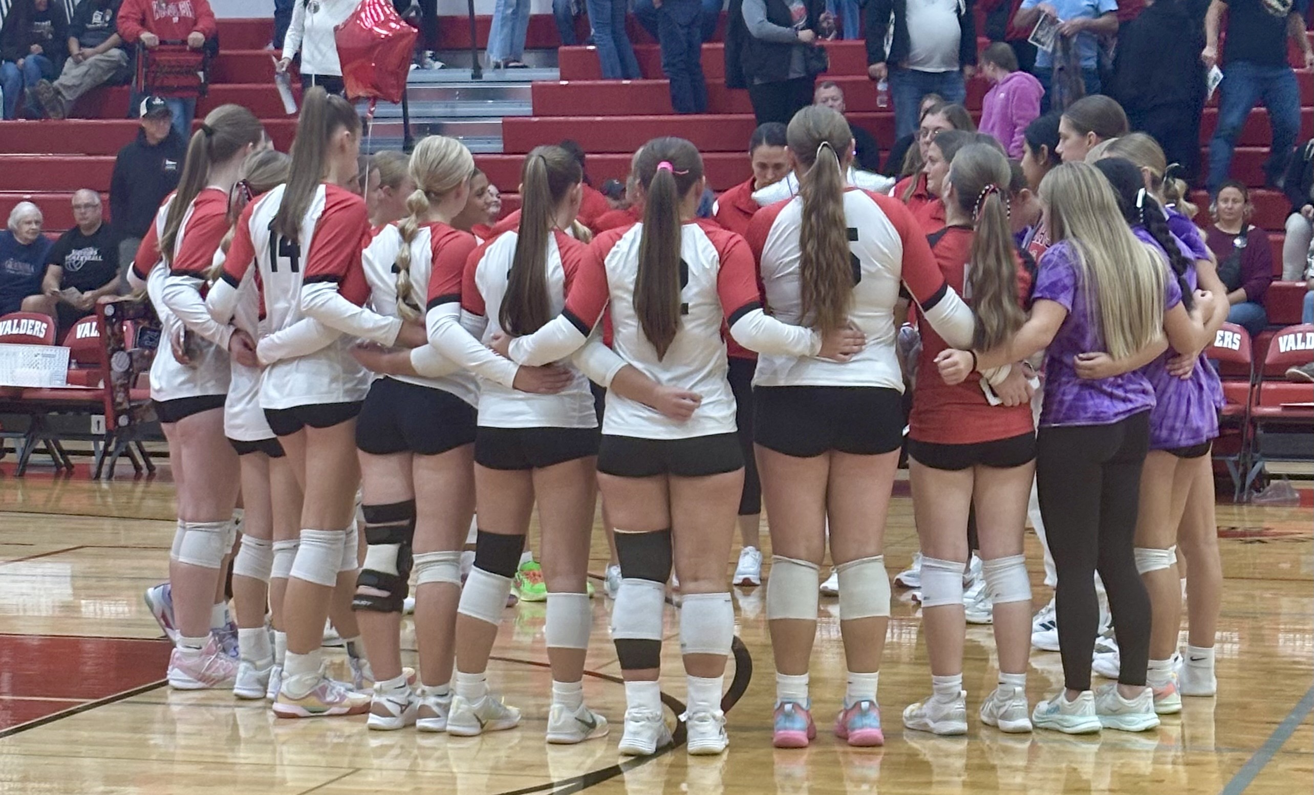 Valders Volleyball Celebrates Senior Night