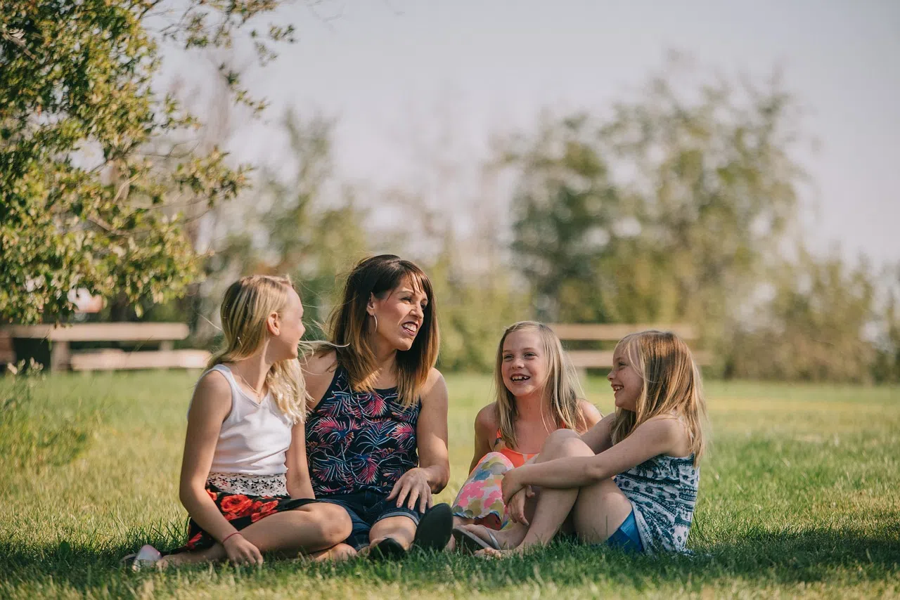 Summer family time: good or bad, we're together - with Dr Julie Gowthorpe RSW