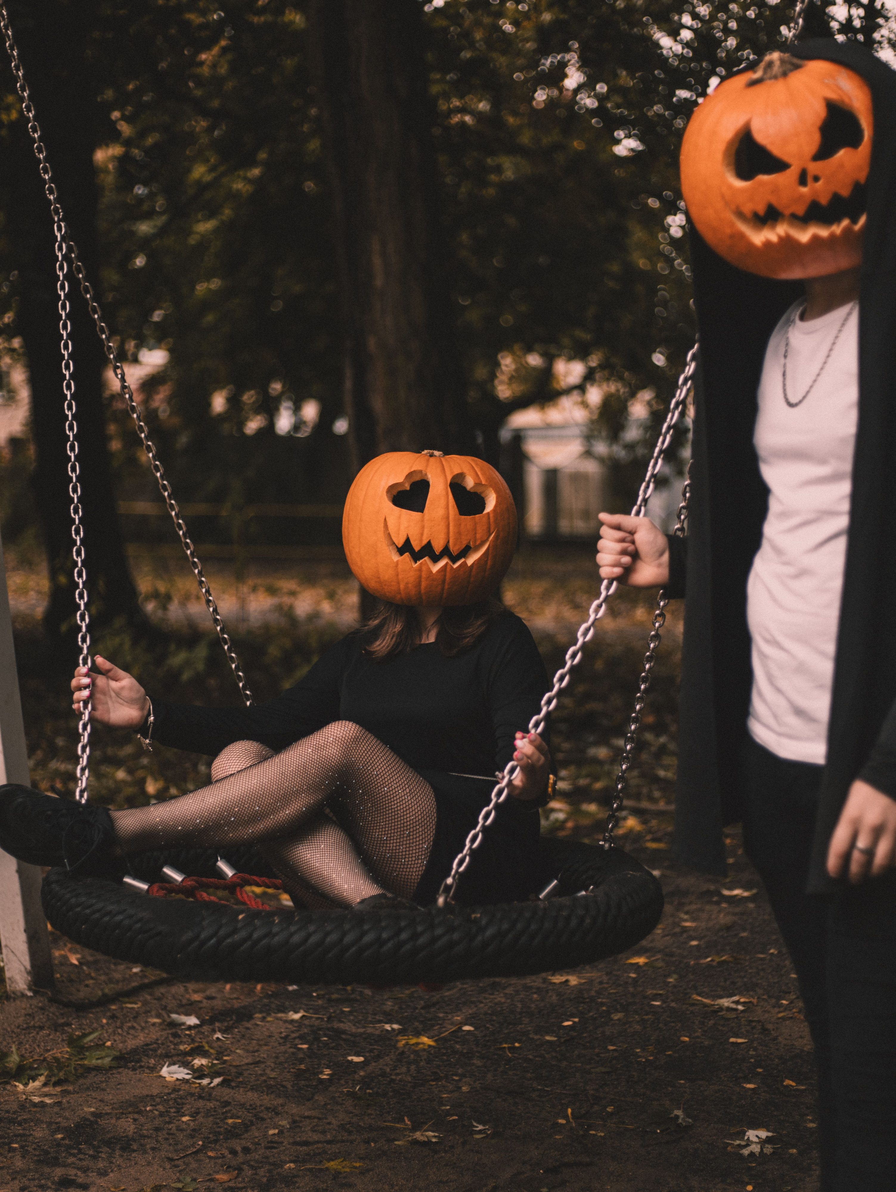 Halloween all year: What does it mean when you're someone who is attracted to scary things, with Dr Julie Gowthorpe RSW