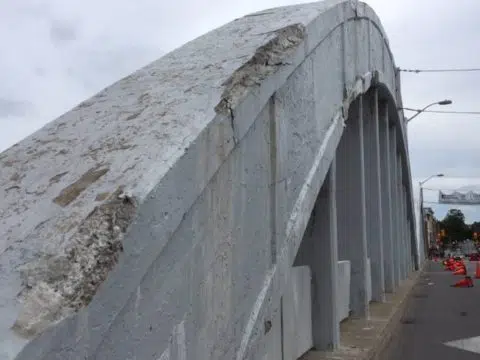 Bridge arches crumbling, traffic restricted