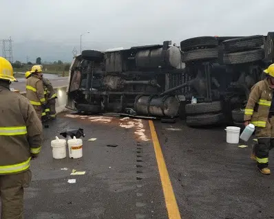 Tractor trailer crash closes west 401 in Quinte West Friday
