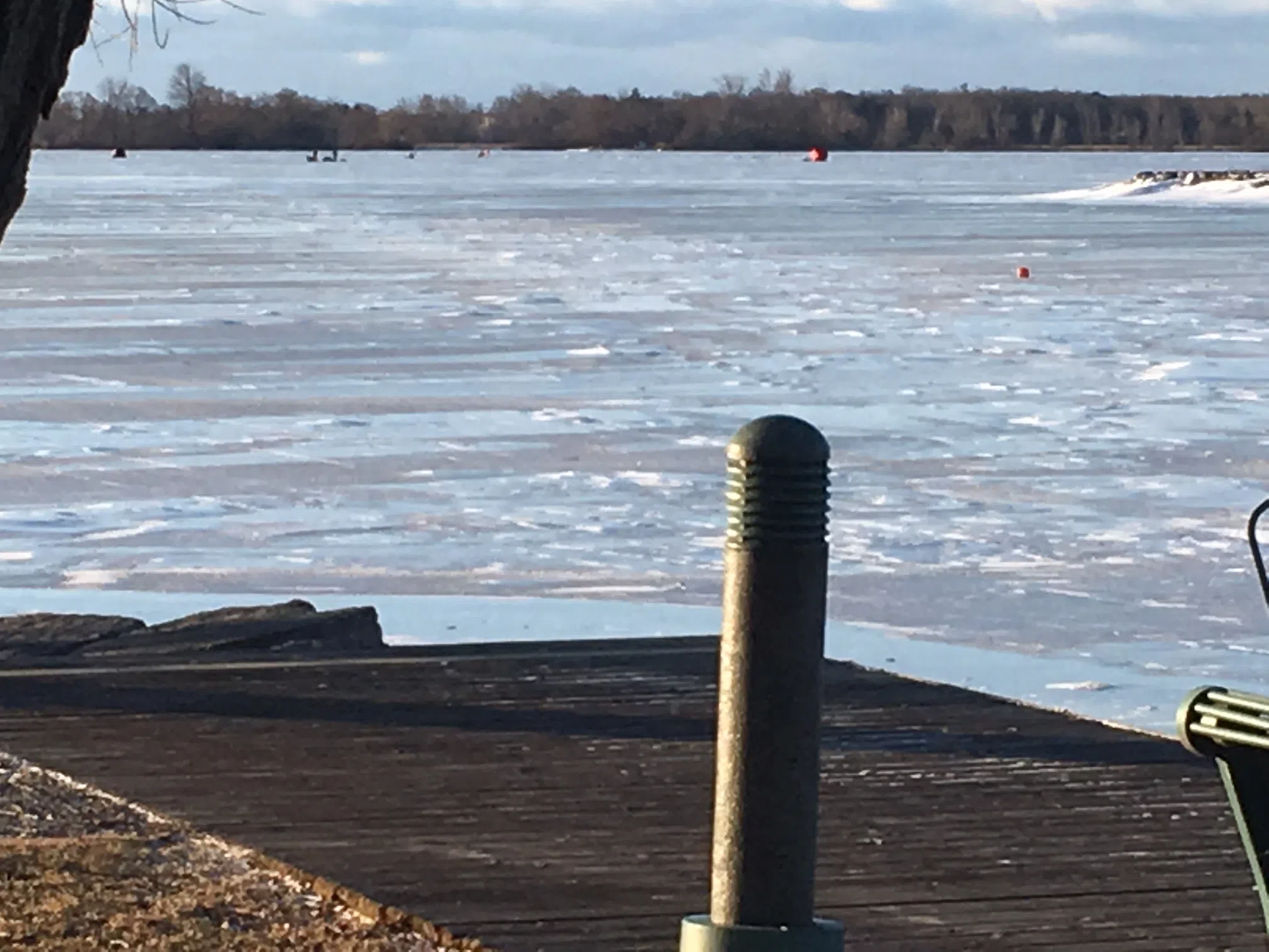 Ice fishermen stranded