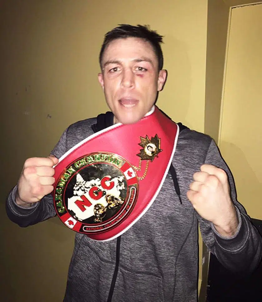 Belleville's Cronin defends national boxing title