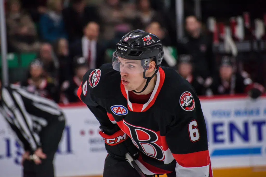 Englund re-signs with Senators