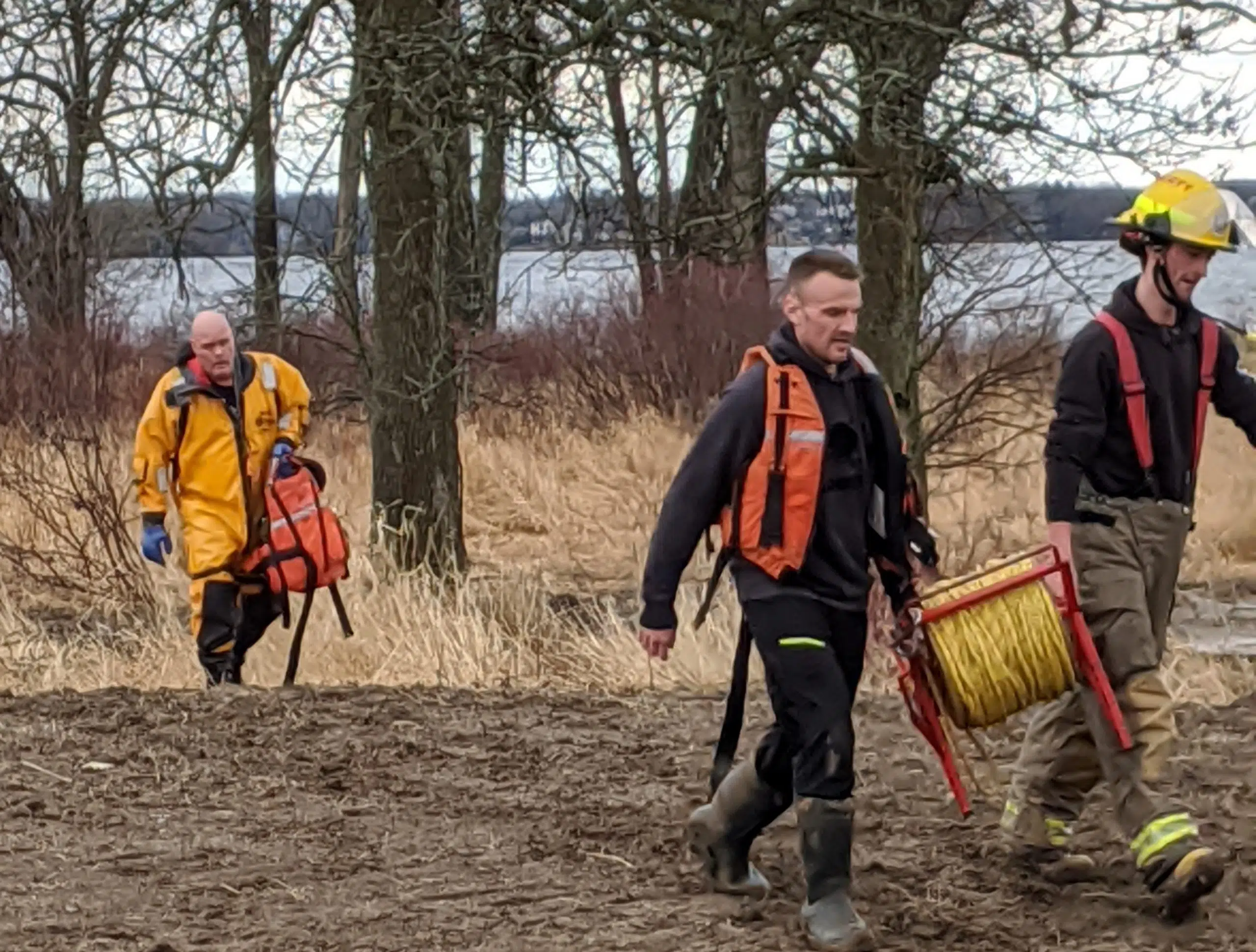 Man pulled safely from the Bay of Quinte