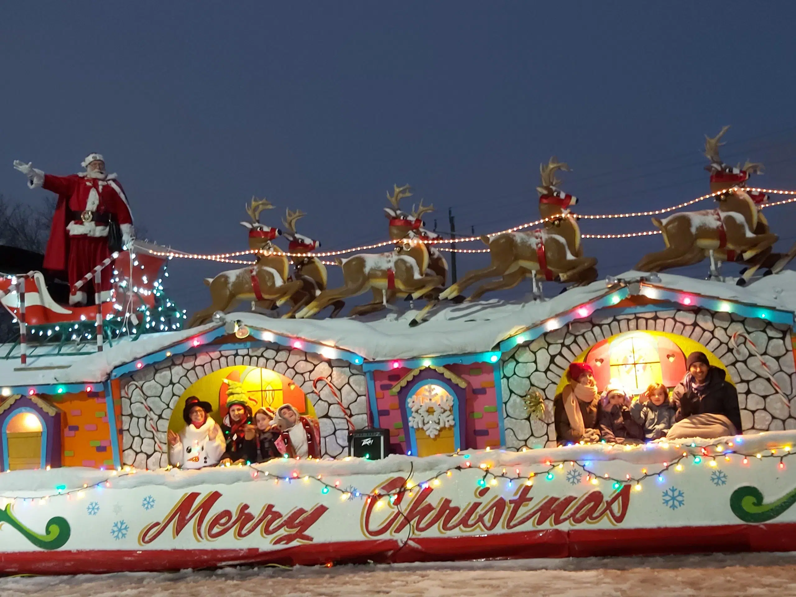 PHOTO COVERAGE:  Santa fights through COVID in Belleville