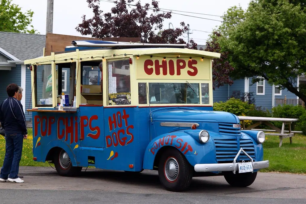 Council calls for amendments to food truck bylaw