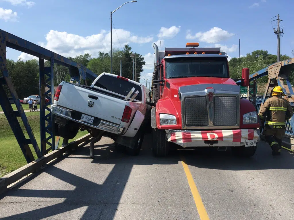 TRAFFIC ALERT: Carrying Place Swing Bridge closed after multi-vehicle crash