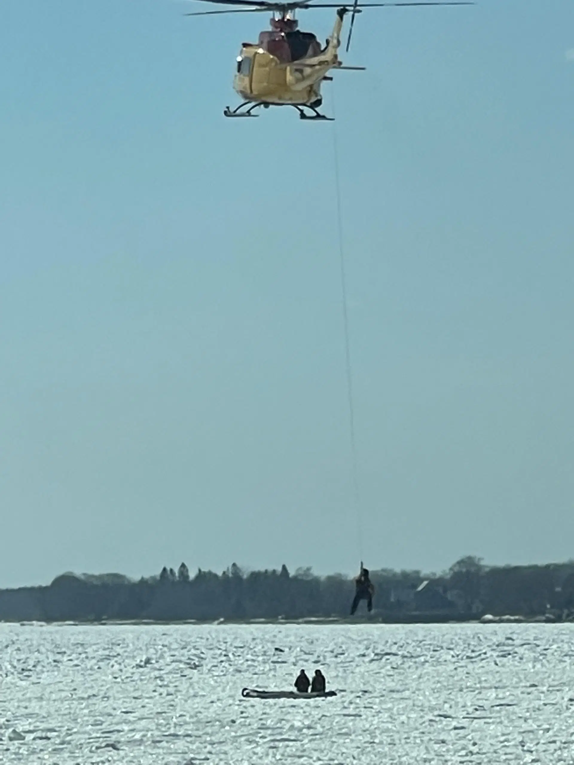 JRCC picks up stranded boaters in PEC