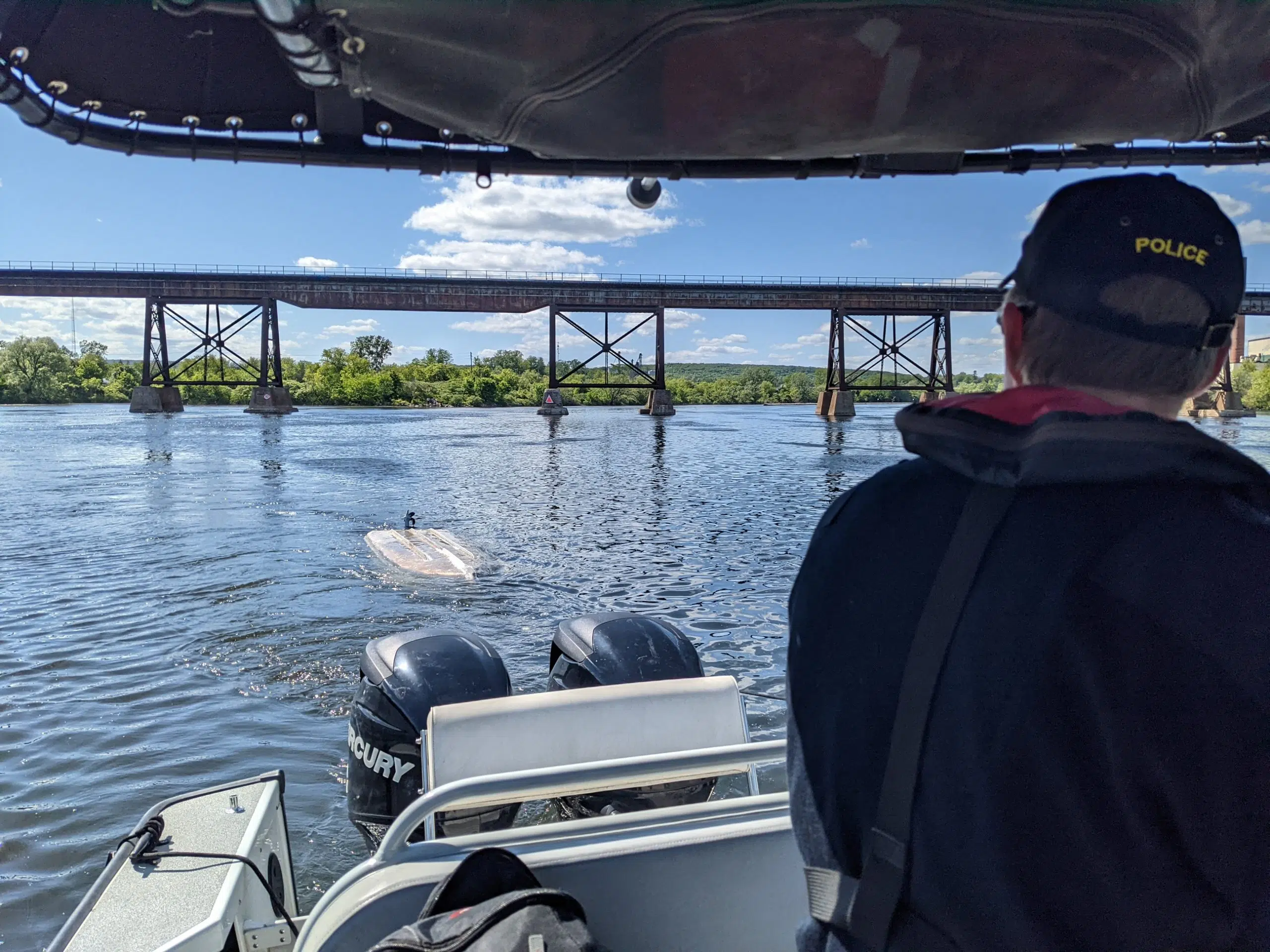 Overturned boat pulled from Trent River