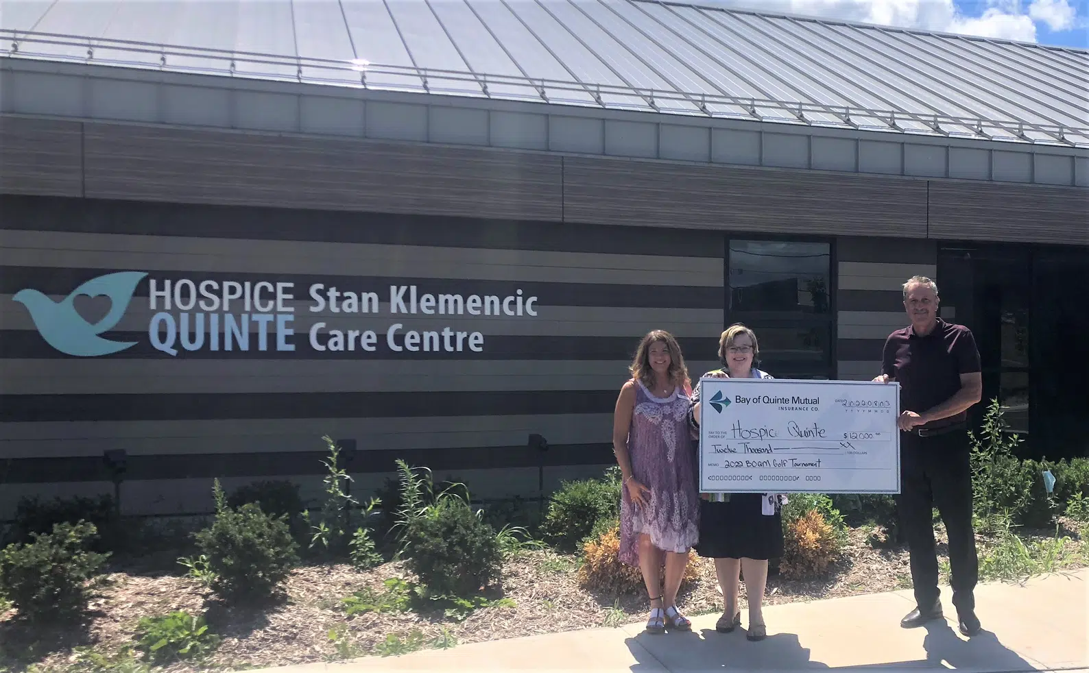 Golf tourney brings in $12K gift "fore" Hospice Quinte