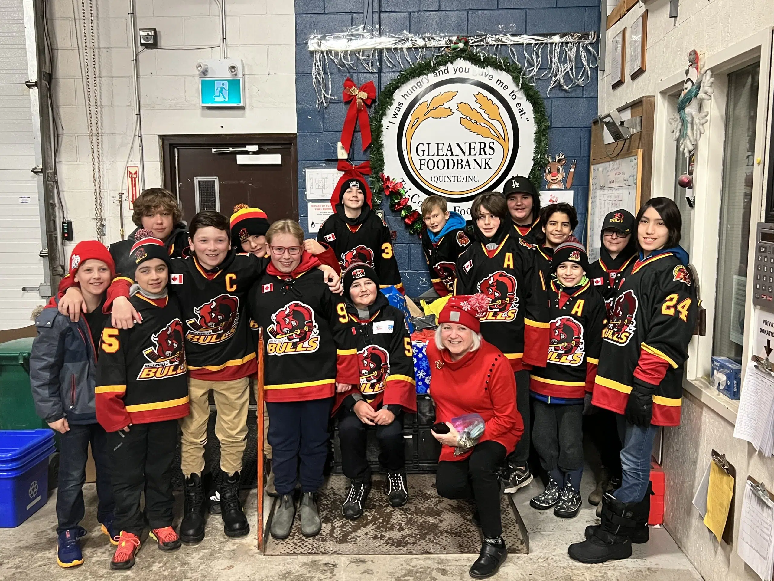 Jr. Bulls team raises money and food donations for local food bank