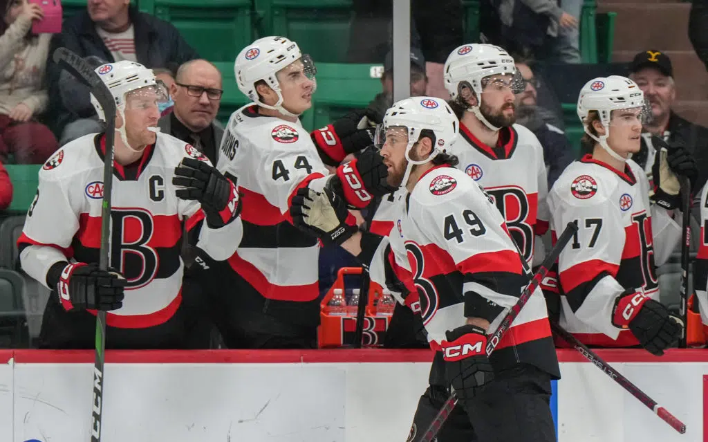 Sens dominate Moose