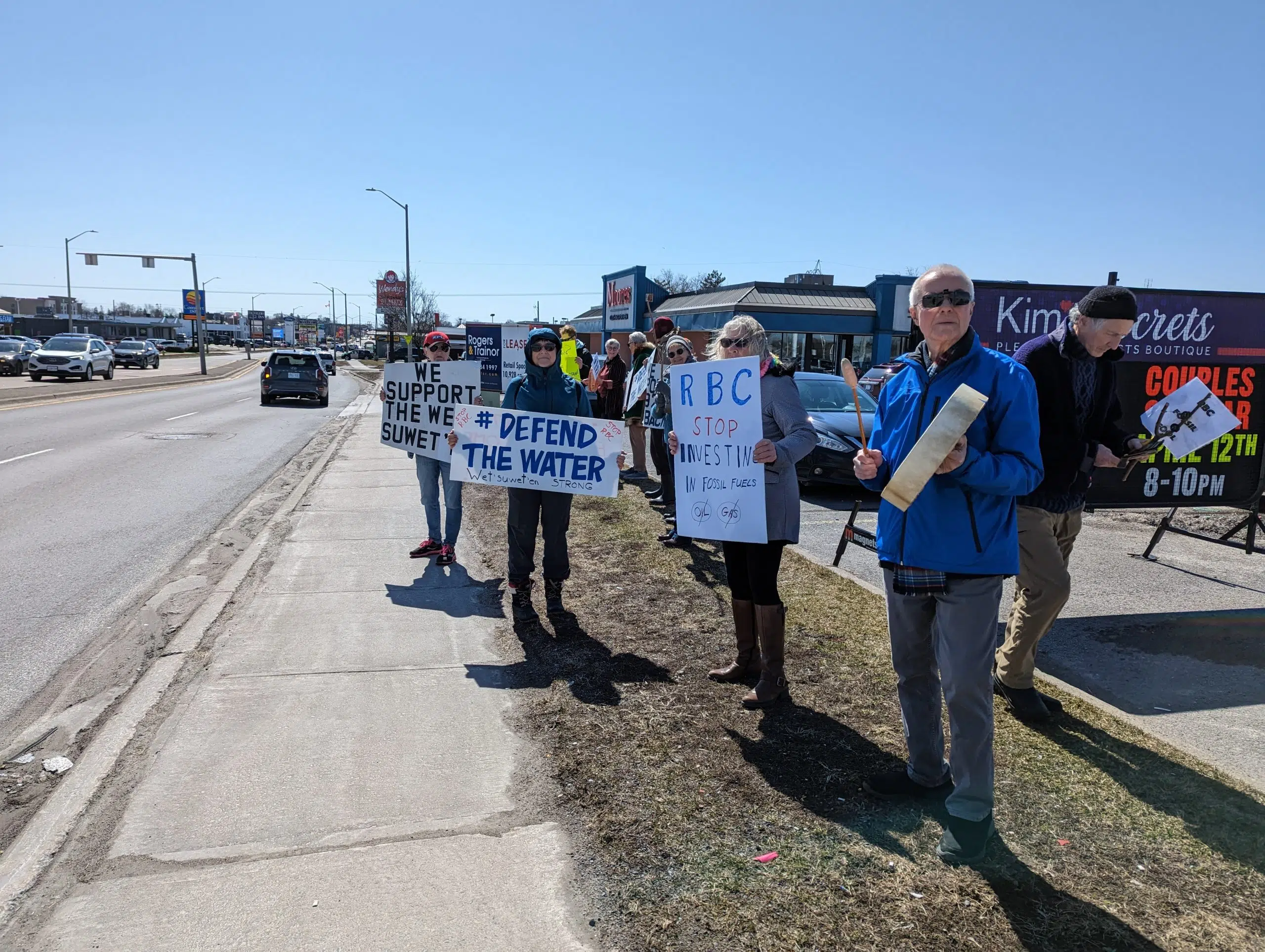 Protest against pipeline through Wet'suwet'en First Nation