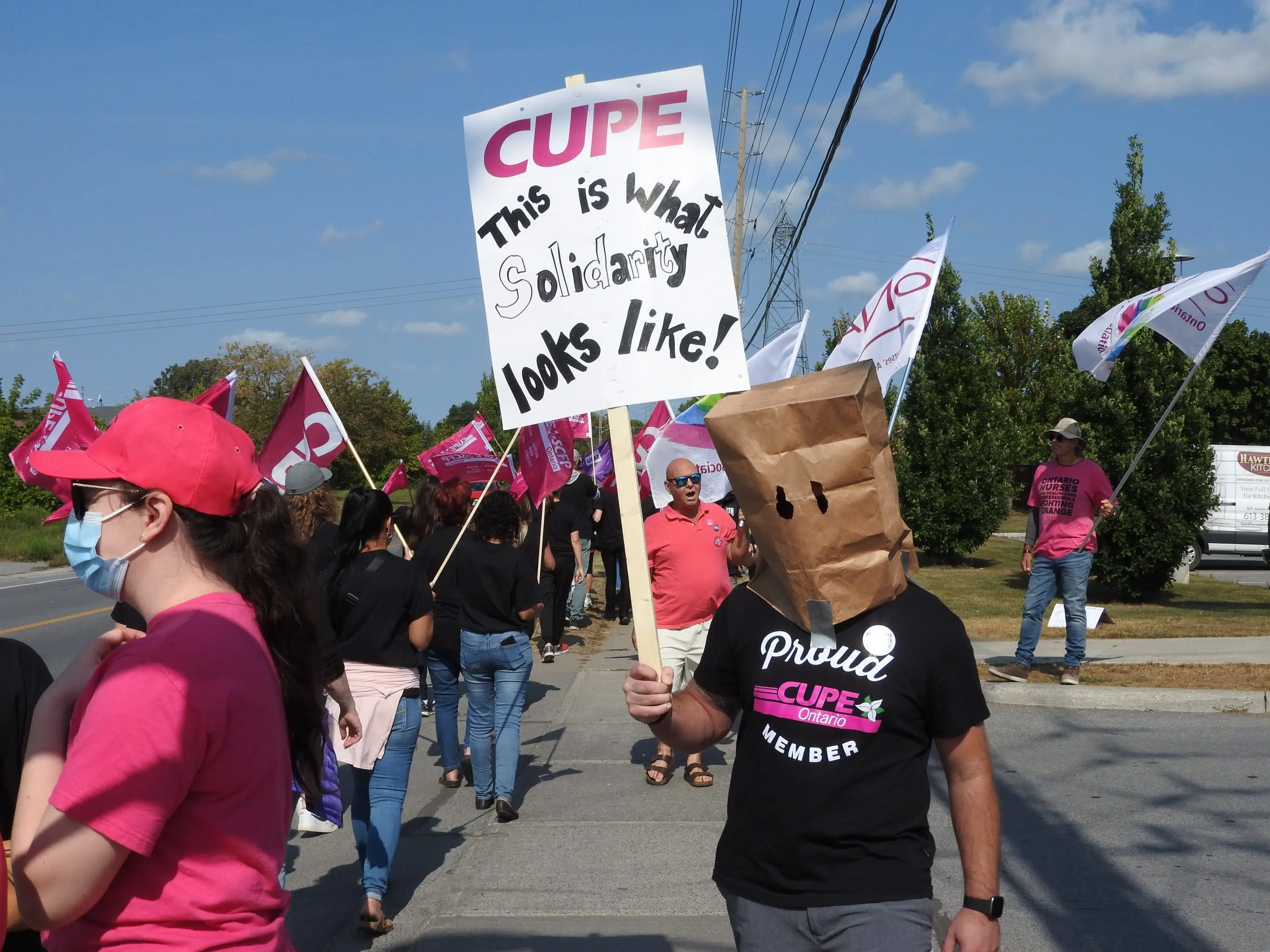 CUPE joins ONA on the picket line Friday