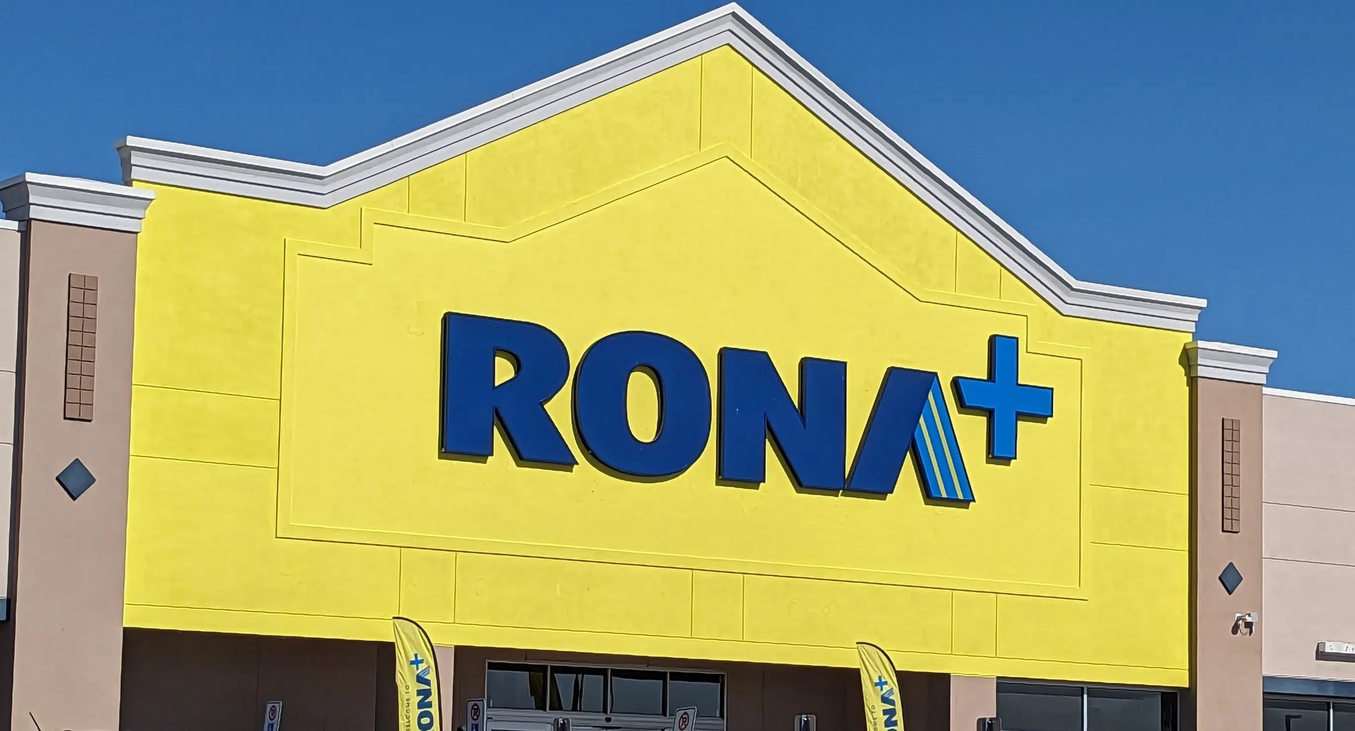 RONA+ celebrates grand opening in Belleville