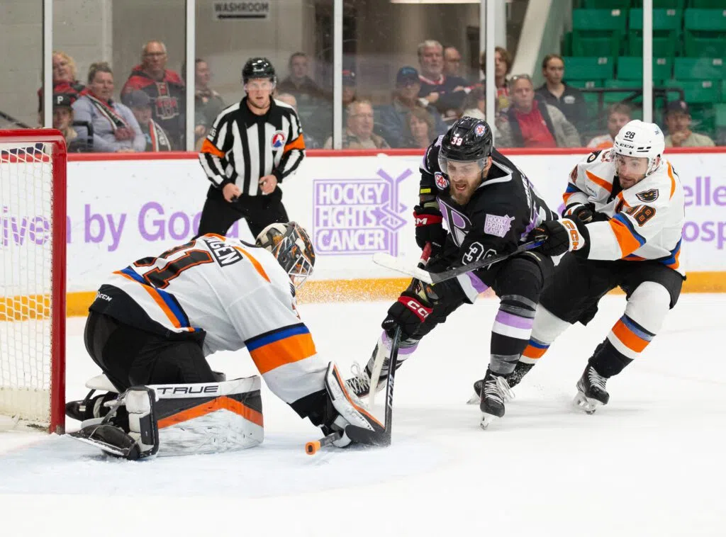 Phantoms demolish Senators